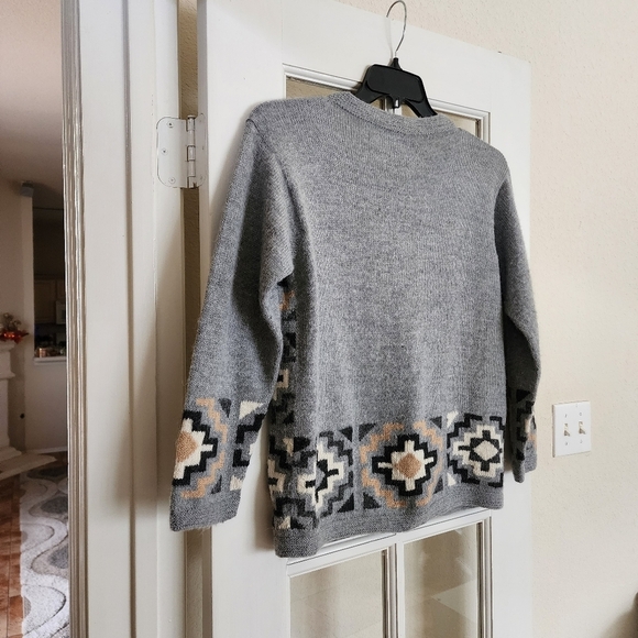 From the Andes 100% Wool Women's Cardigan Medium Gray Geometric Intarsia Knit - Picture 4 of 11